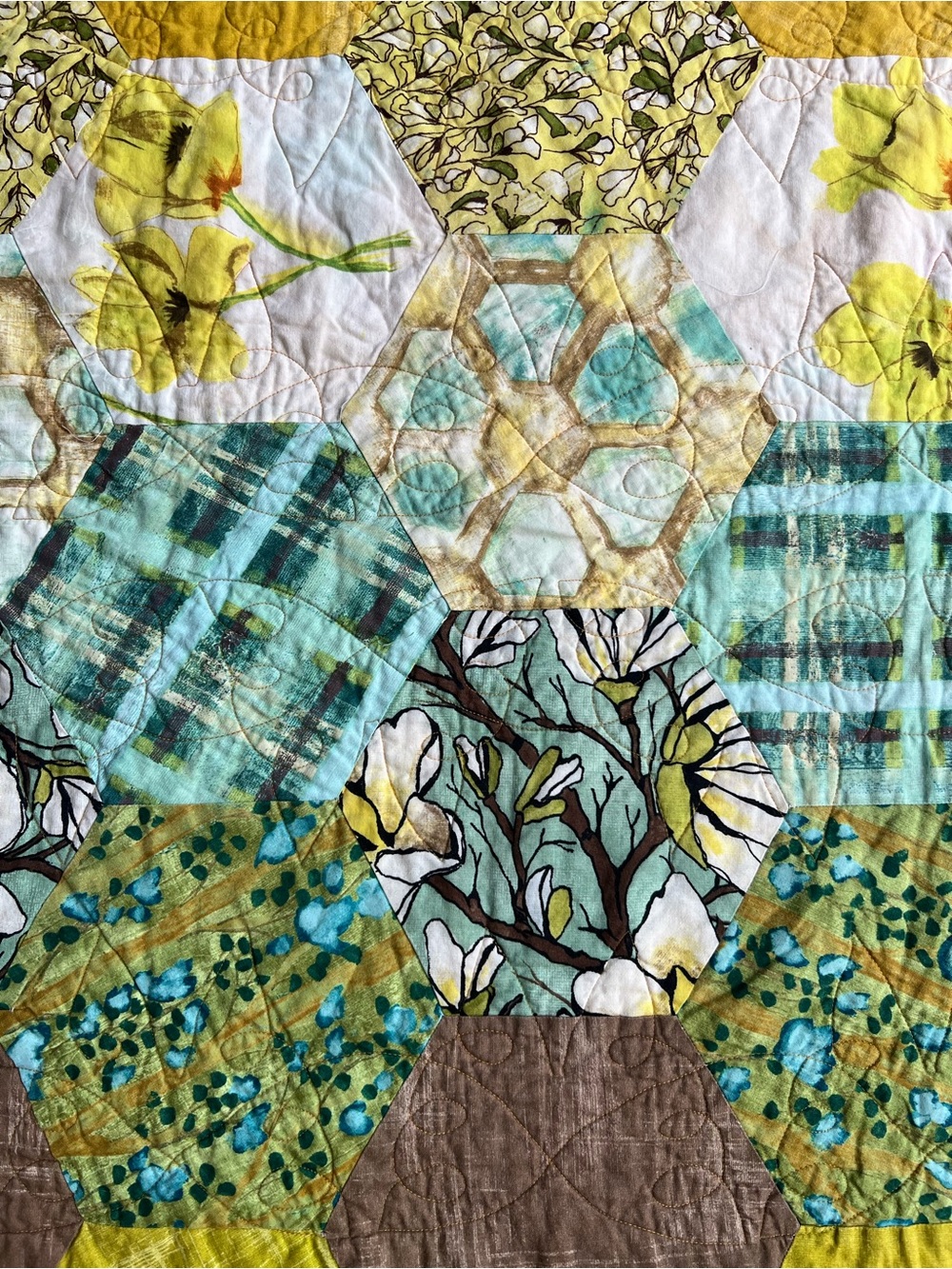 Handmade Modern Hexagon Floral Quilt Throw Blanket 76x51 Cottagecore Boho Quilt - Picture 5 of 9